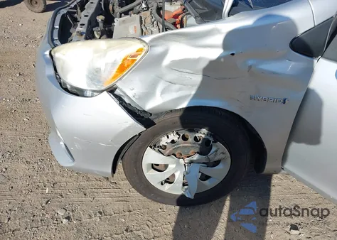 2013 Toyota Prius C Two z USA, uszkodzony, nr VIN JTDKDTB33D1541811